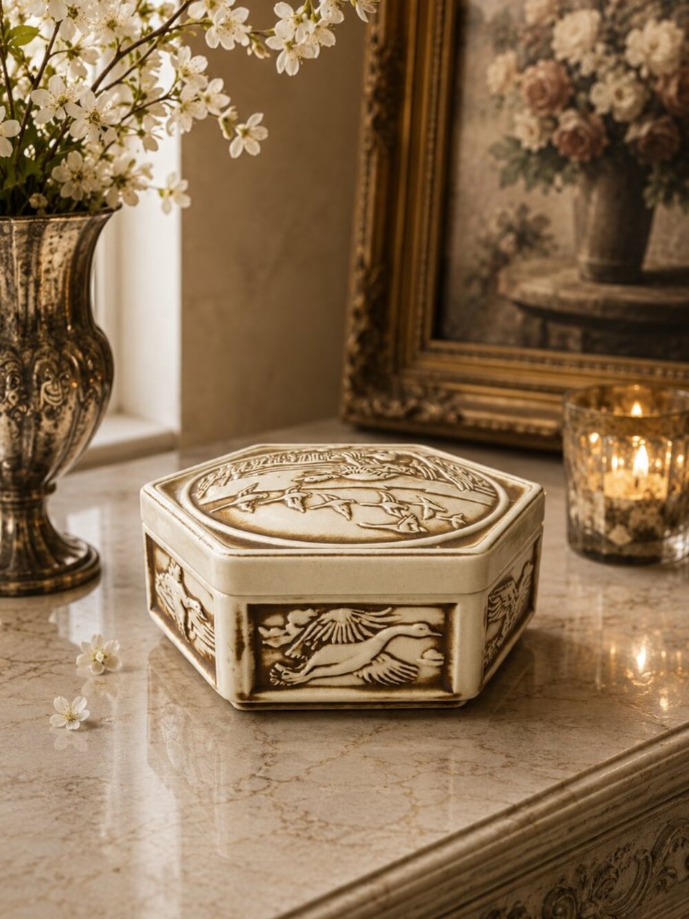 Vintage Geese Ducks Hunting Scene Ceramic Vanity Jewelry Trinket Box